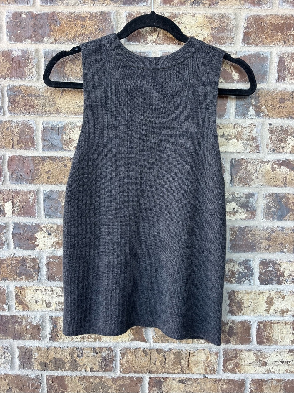 7 For All Mankind Charcoal Gray V-Neck Sleeveless Knit Tank - Picture 5 of 5